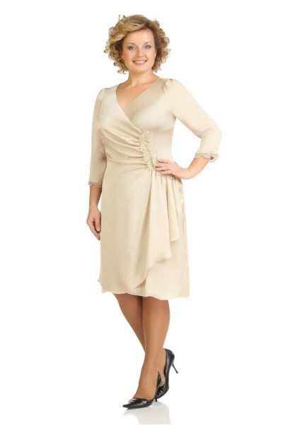 Нарядное бежевое платье из текстиля длиной 102 см Classic Moda 468-1 - фото 1