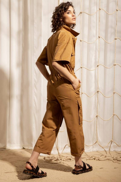 Комбинезон с приталенным верхом и прямыми брюками Nova Line 6071 тоффи - фото 3