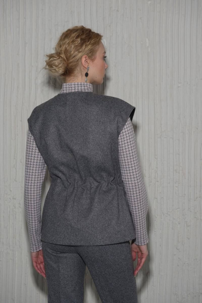 Серый жилет из трикотажа со шнуровкой на талии Femme & Devur 30647 1.32F(170) - фото 3