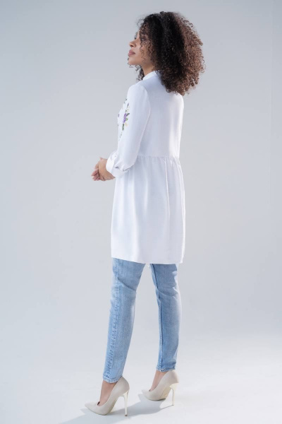 Белая удлиненная рубашка с вышивкой и рукавами-рулон Urs 21-632-1 - фото 6
