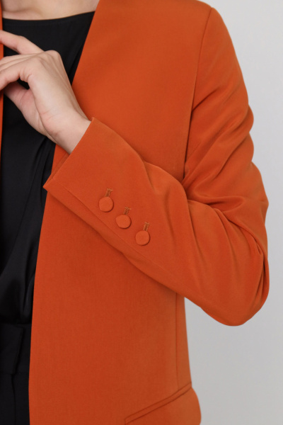 Оранжевый деловой жакет удлиненный без застежки Панда 58830w терракотовый - фото 3