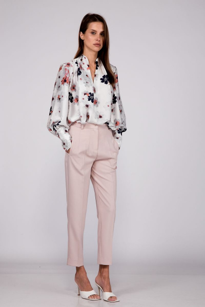 Белая блуза с цветочным принтом для деловых образов THE NAME 2232 цветы - фото 1