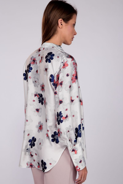 Белая блуза с цветочным принтом для деловых образов THE NAME 2232 цветы - фото 7