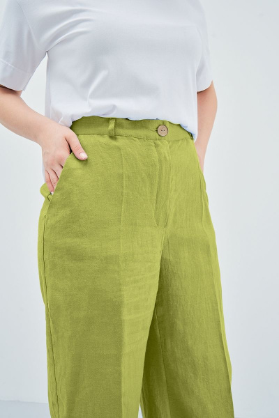 Зеленый леняной костюм с расклешенными брюками и жакетом Art Ribbon M3813_3 - фото 5