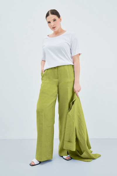 Зеленый леняной костюм с расклешенными брюками и жакетом Art Ribbon M3813_3 - фото 4