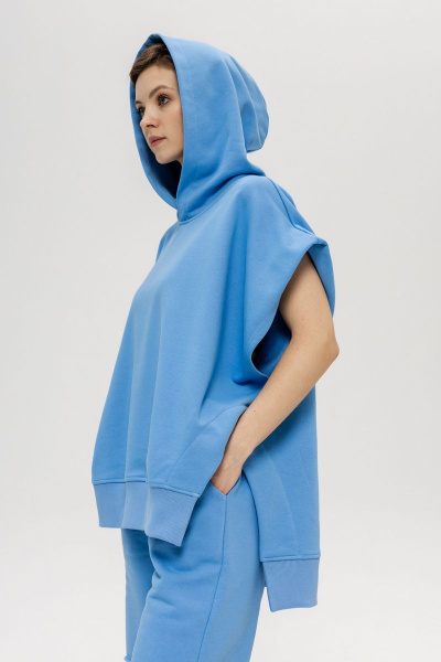 Голубой жилет с капюшоном из хлопка для базового гардероба Twok 103225 голубой - фото 6