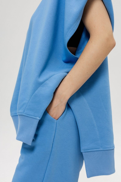 Голубой жилет с капюшоном из хлопка для базового гардероба Twok 103225 голубой - фото 4