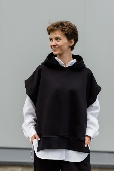 Черный жилет с капюшоном и белая льняная рубашка Twok 208225 черный_белый - фото 1