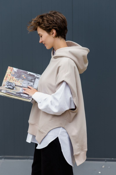 Белый жилет с капюшоном и льняная рубашка Twok 204225 латте-белый - фото 6