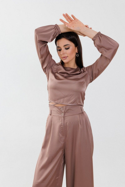 Блуза полуприлегающая с вытачками и декоративными шнурами Anelli 1288.1 карамель - фото 2