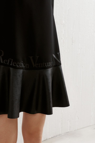 Платье трапецивидное, выше колен, трикотаж и экокожа, черное BURVIN 8768-81 - фото 3