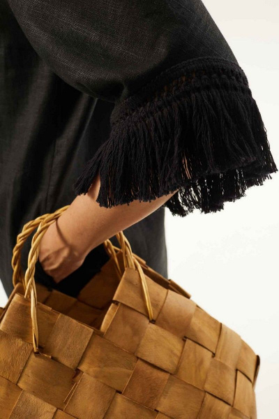 Летнее платье А-силуэта из текстиля с кружевной отделкой Mislana С938 черный - фото 7