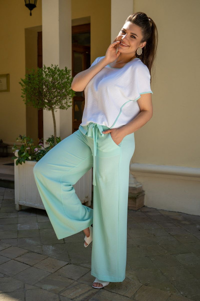 Костюм женский с блузкой и брюками с асимметричной окантовкой Andina 915-1 белый_мята - фото 11