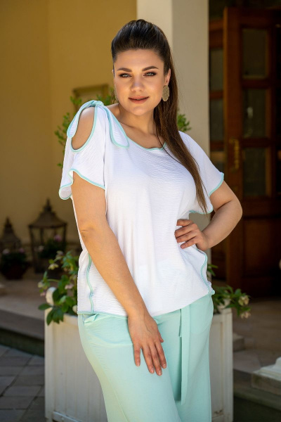 Костюм женский с блузкой и брюками с асимметричной окантовкой Andina 915-1 белый_мята - фото 8