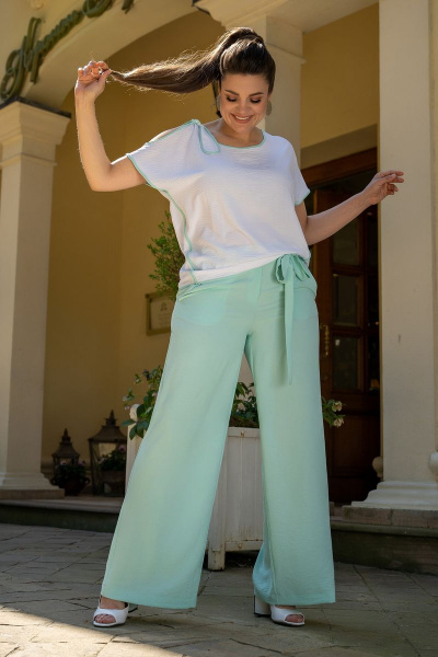 Костюм женский с блузкой и брюками с асимметричной окантовкой Andina 915-1 белый_мята - фото 6