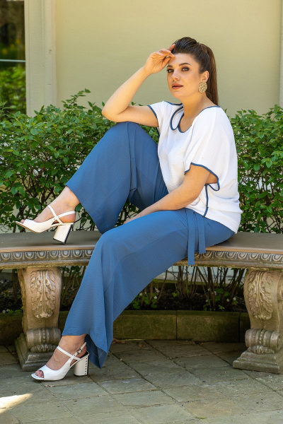 Летний брючный костюм блуза с асимметричным плечом и брюки Andina 915-3 белый_индиго - фото 12