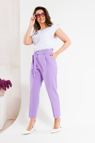 Костюм женский трехпредметный с жакетом, топом и зауженными брюками SandyNa 130558 лаванда - фото 16