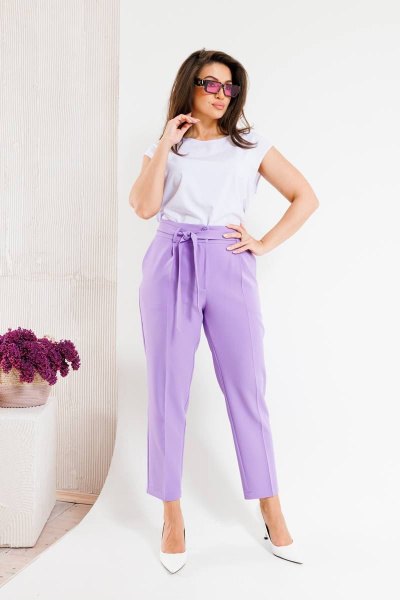 Костюм женский трехпредметный с жакетом, топом и зауженными брюками SandyNa 130558 лаванда - фото 6