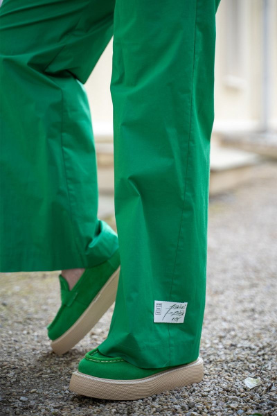 Брюки прямого силуэта с резинкой и карманами Andina 228 изумруд - фото 9