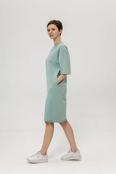 Летнее платье из футера трикотажа с глубокими карманами Twok 902125 пыльная_мята - фото 4