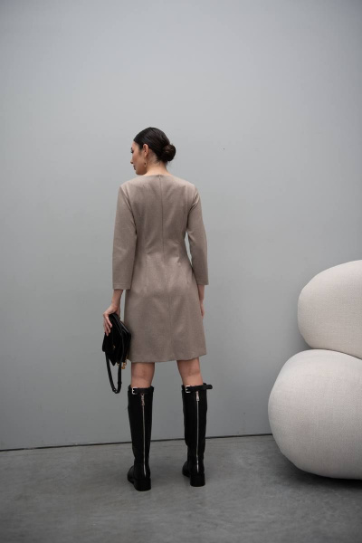 Платье полуприлегающего кроя с вытачками и деталями на талии Femme & Devur 80114 1.32F(170) - фото 2