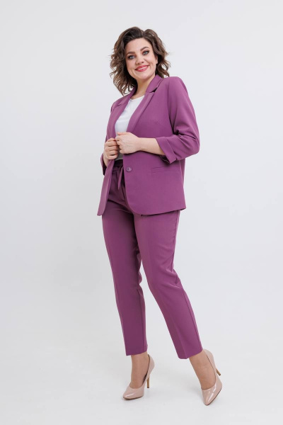 Костюм женский двухпредметный из текстиля с полуприлегающим жакетом SandyNa 130561 лиловый - фото 1