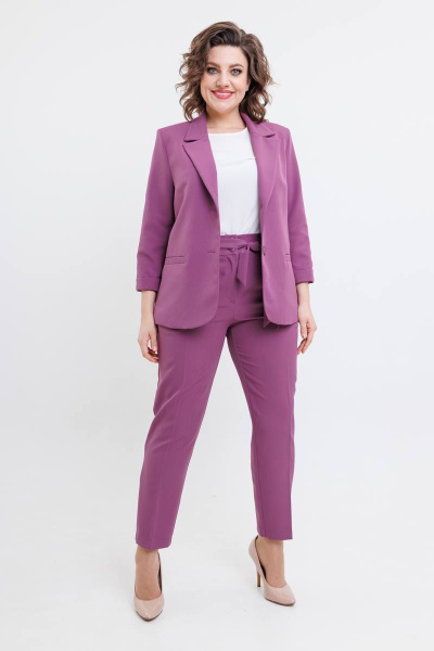 Костюм женский двухпредметный из текстиля с полуприлегающим жакетом SandyNa 130561 лиловый - фото 2