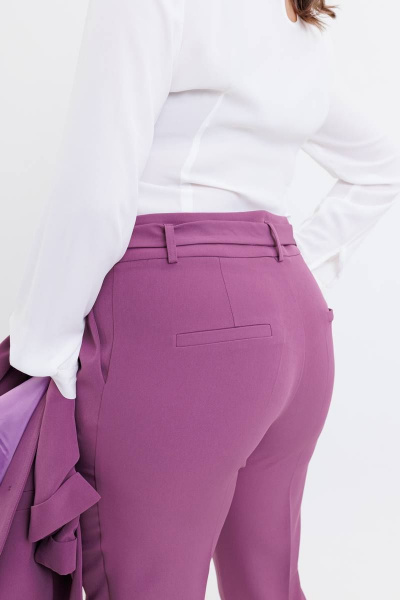 Костюм женский двухпредметный из текстиля с полуприлегающим жакетом SandyNa 130561 лиловый - фото 12