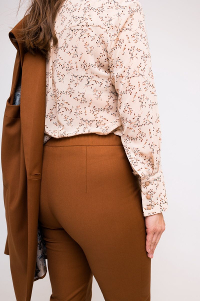 Демисезонный комплект для делового образа из текстиля SandyNa 130560 медно-коричневый - фото 8