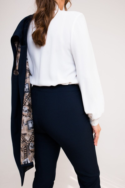 Демисезонный комплект жилет и брюки из текстиля SandyNa 130560 темно-синий - фото 8