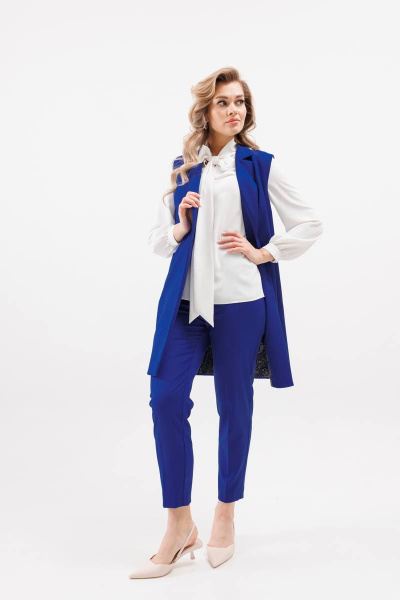 Демисезонный комплект жилет и брюки в деловом стиле SandyNa 130560 ультрамарин - фото 5