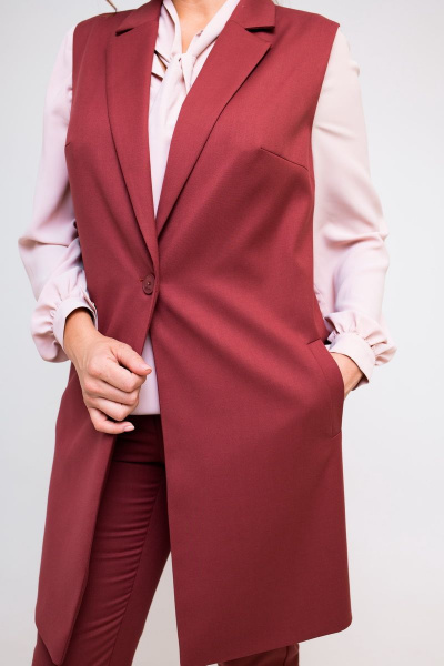 Костюм женский демисезонный из текстиля с жилетом и классическими брюками SandyNa 130560 чилийский_перец - фото 7