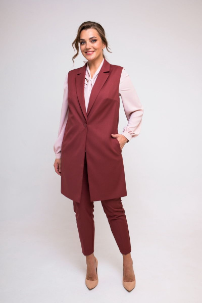 Костюм женский демисезонный из текстиля с жилетом и классическими брюками SandyNa 130560 чилийский_перец - фото 8