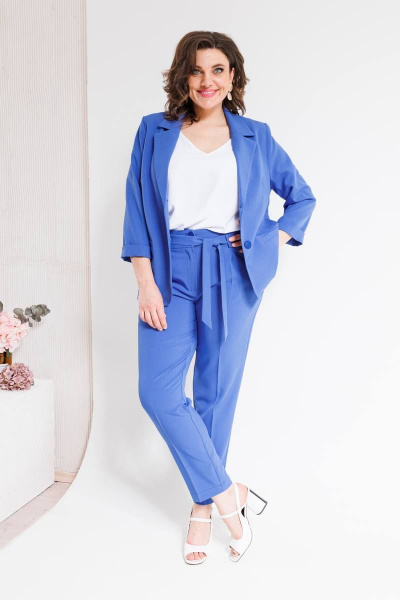 Костюм женский двухпредметный из текстиля с зауженными брюками SandyNa 130561 ультрамарин - фото 12