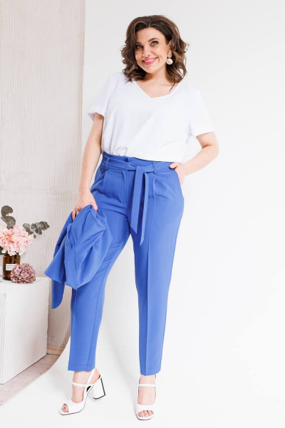 Костюм женский двухпредметный из текстиля с зауженными брюками SandyNa 130561 ультрамарин - фото 10