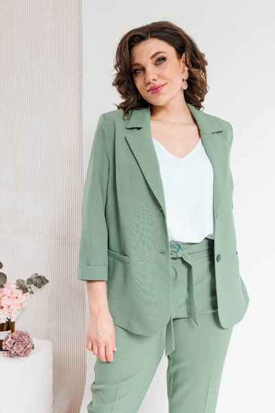 Костюм женский двухпредметный из текстиля с зауженными брюками SandyNa 130561 олива - фото 5