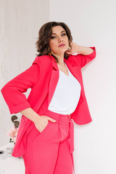 Костюм женский двухпредметный из текстиля с зауженными брюками SandyNa 130561 коралл - фото 15