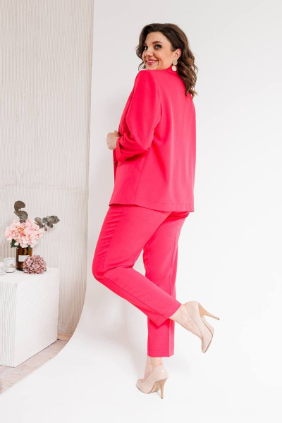 Костюм женский двухпредметный из текстиля с зауженными брюками SandyNa 130561 коралл - фото 10