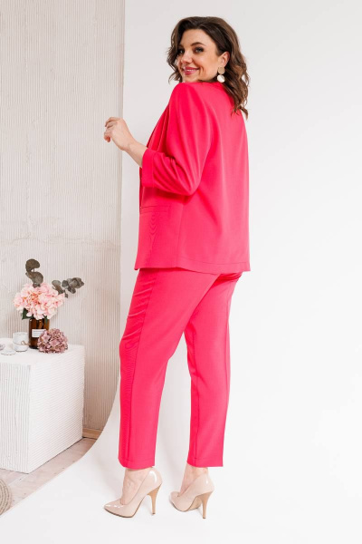 Костюм женский двухпредметный из текстиля с зауженными брюками SandyNa 130561 коралл - фото 6