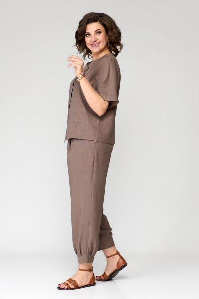 Льняной брючный костюм с укороченным жакетом и шароварами Michel chic 1337 коричневый - фото 5