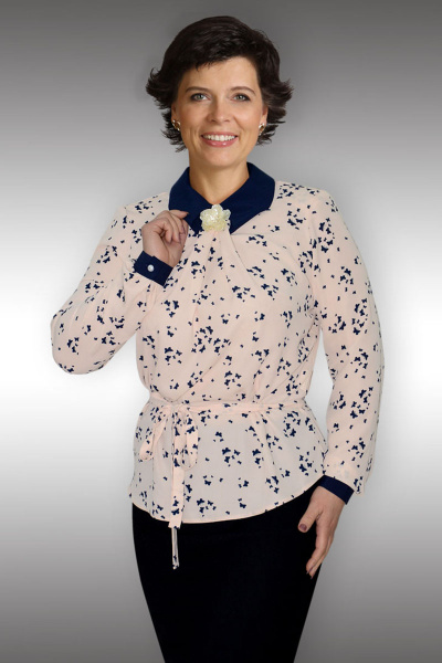 На каждый день бежевая и розовая блуза с молнией и воротником стойка Таир-Гранд 62199 пудра-бабочки - фото 1