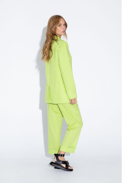 Двойка льняной костюм из жакетом и брюками со складками PiRS 4562 лайм - фото 3