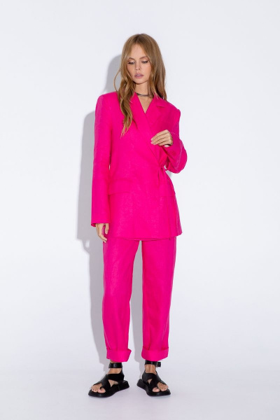 Двойка льняной костюм из жакетом и брюками со складками PiRS 4562 розовый - фото 5