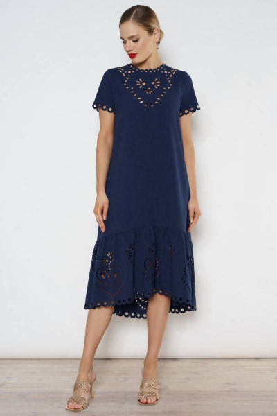 Синее летнее платье с перфорацией и асимметричным низом Urs 23-231-1 - фото 1
