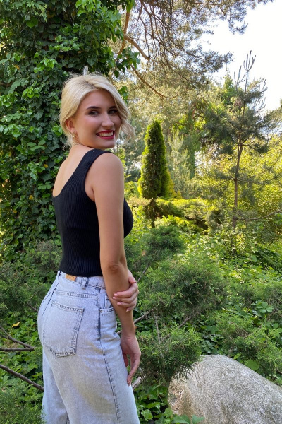 Топ из хлопка трикотажный кроп Лето универсальный KOKOdea 21-009 черный - фото 7