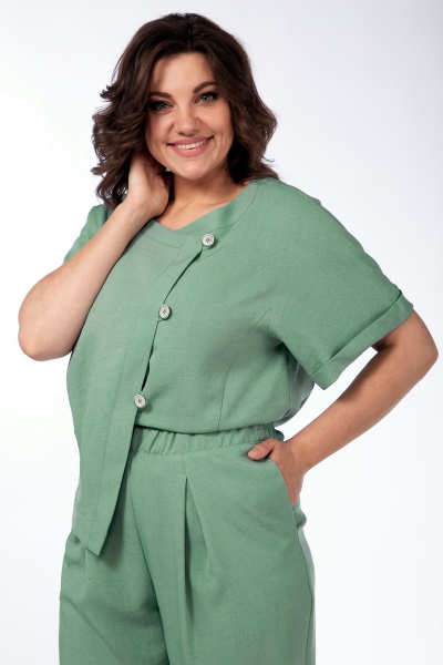 Летний брючный костюм из льна-вишера с жакетом Michel chic 1337 зеленый - фото 6