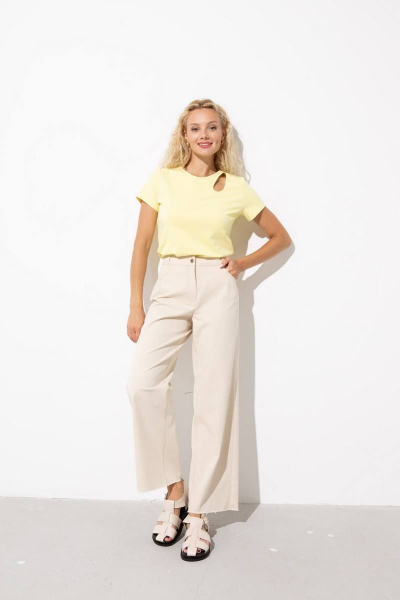 Жёлтый прилегающий джемпер с горловиной капля из вискозы Femme & Devur 30722 2.6F(170) - фото 2