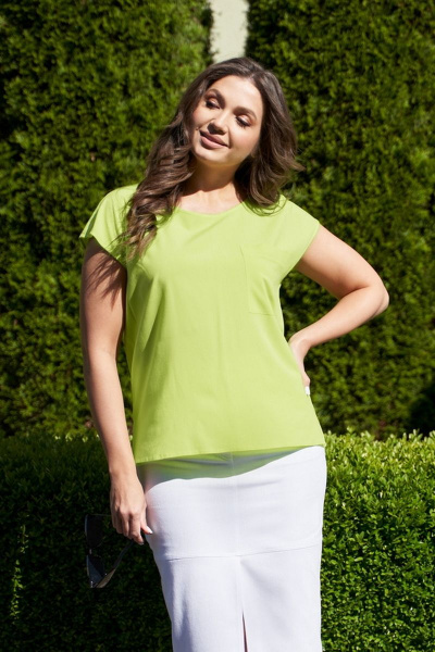 На каждый день женская блузка из вискозы с открытым плечом Andina city 5006 лайм - фото 1