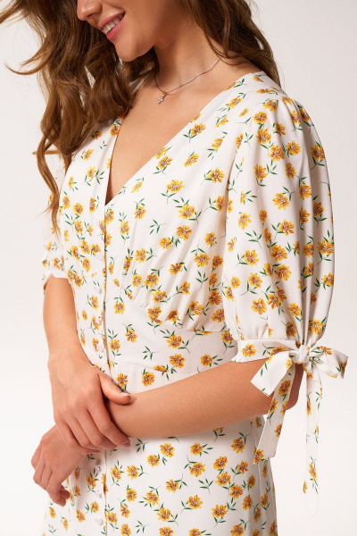 Платье из текстиля с глубоким V-образным вырезом и сборкой KaVaRi 1042 молоко_ромашка - фото 6