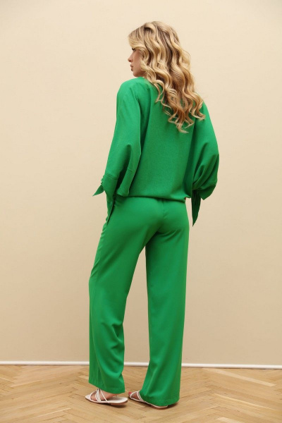 Комплект из укороченного джемпера и прямых брюк из текстиля LM КЗ8097 - фото 8